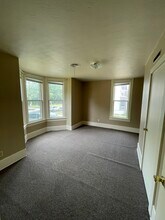1023 E Grand Ave, Unit 1023 in Eau Claire, WI - Foto de edificio - Building Photo