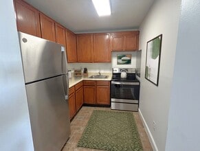 Brent Place in Alexandria, VA - Building Photo - Building Photo