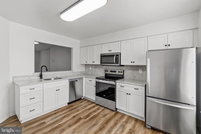 6096 Majors Ln in Columbia, MD - Building Photo - Building Photo