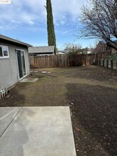 2105 Dillard Way in Antioch, CA - Building Photo - Building Photo