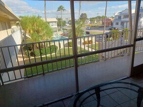 909 SE 46th Ln in Cape Coral, FL - Building Photo - Building Photo