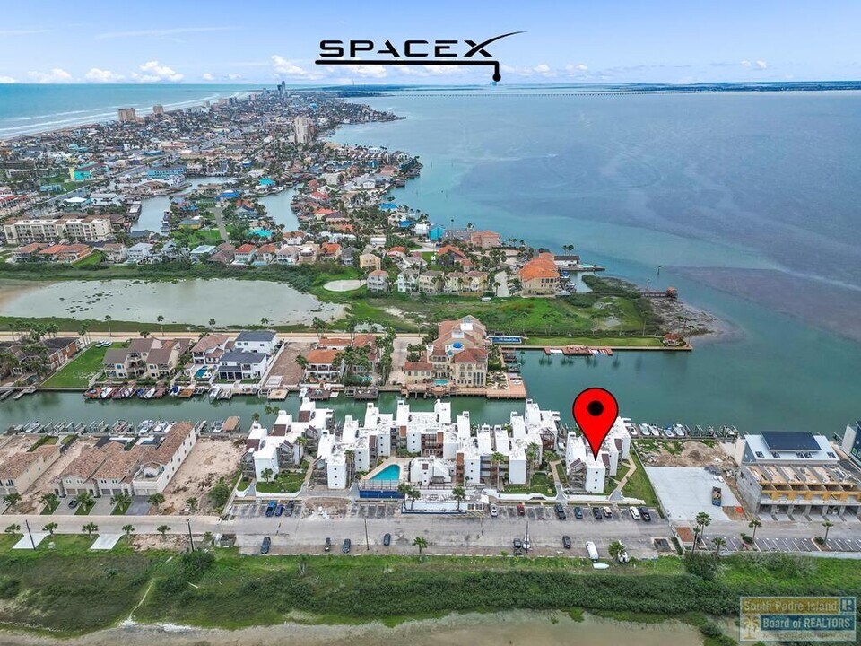 6201 Padre Blvd in South Padre Island, TX - Foto de edificio