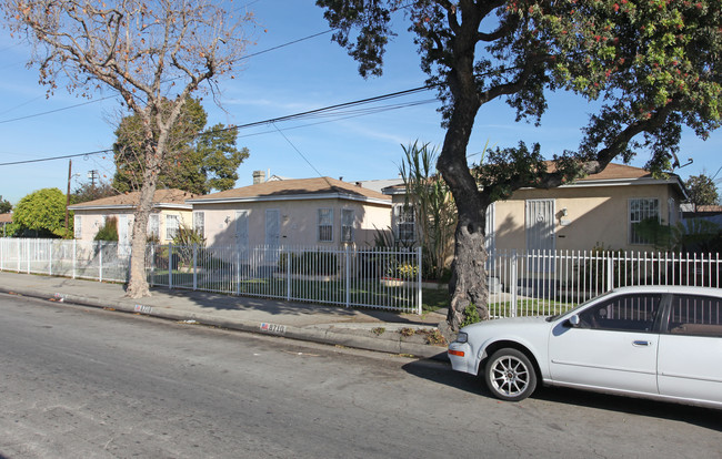 8702 Budlong Ave in Los Angeles, CA - Building Photo - Building Photo