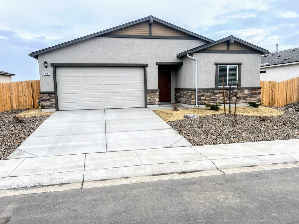 850 Schell Creek Dr in Dayton, NV - Building Photo