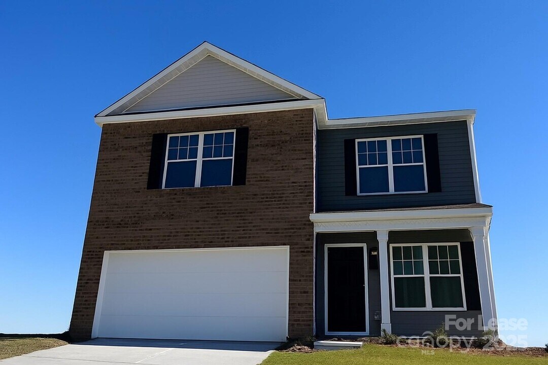 6017 Northway Frst Dr in Charlotte, NC - Building Photo