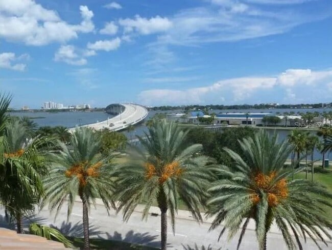 128 S Beach St in Daytona Beach, FL - Building Photo - Building Photo