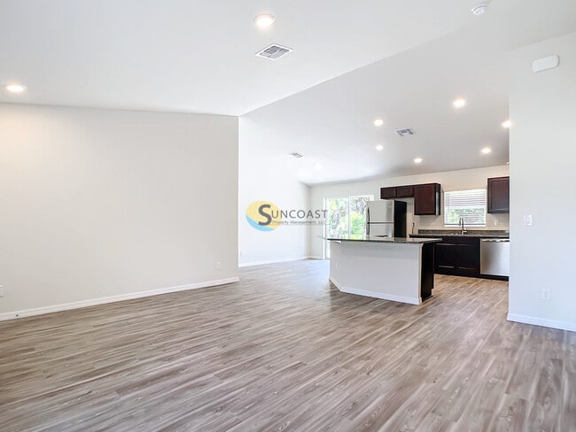 11501 N Landover Terrace in Dunnellon, FL - Building Photo - Building Photo