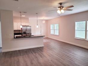 556 NW 259th Terrace in Newberry, FL - Building Photo - Building Photo