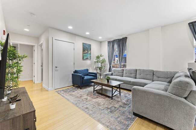 601 Albany St, Unit ID1240294P in Boston, MA - Foto de edificio - Building Photo