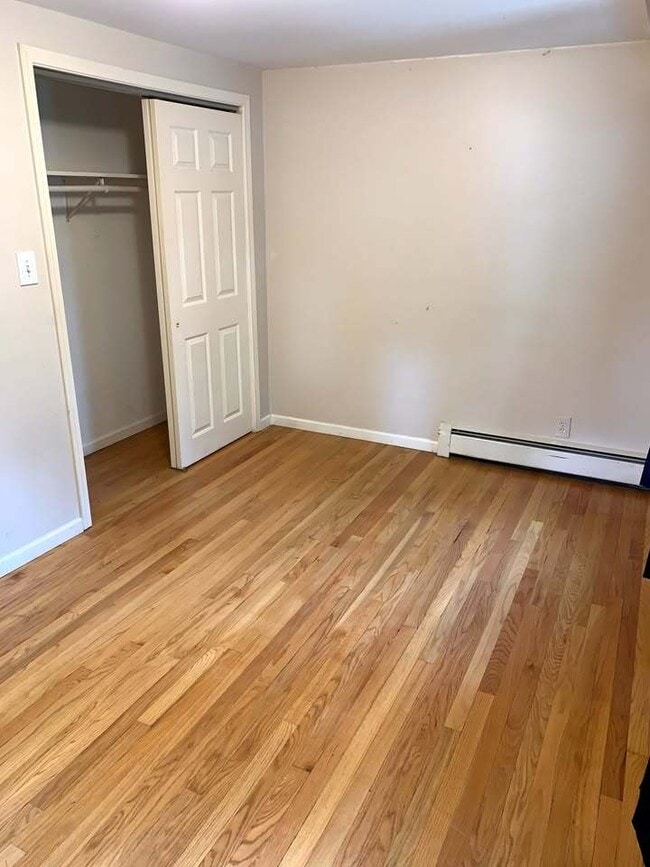 3 E Main St in Cary, IL - Building Photo - Building Photo