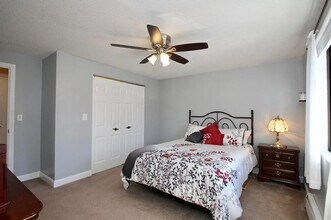 2200 Skyline Dr in Lowell, MA - Building Photo - Building Photo