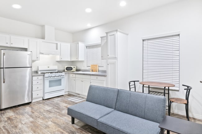 35312 Santa Fe St in Daggett, CA - Building Photo - Building Photo