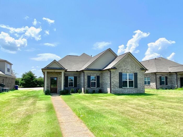 385 Azalea Dr in Somerville, TN - Building Photo