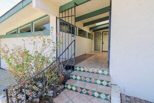 299 Albert Dr in San Luis Obispo, CA - Building Photo