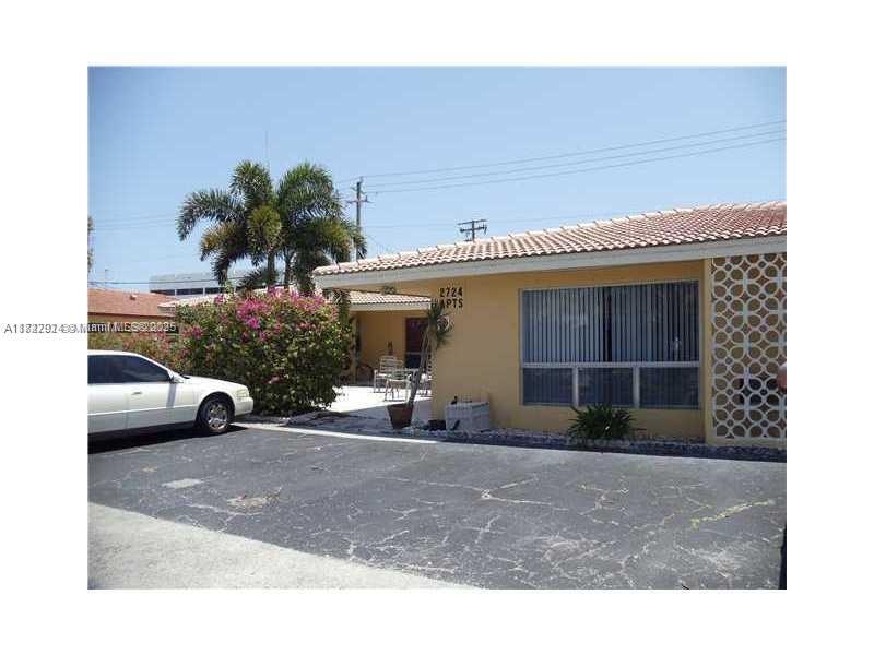 2724 NE 32nd St in Fort Lauderdale, FL - Building Photo