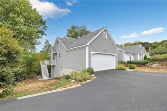 482 Mica Ct in Shelton, CT - Building Photo - Building Photo