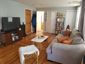 32 Frankfort St, Unit 2 in Boston, MA - Building Photo - Building Photo