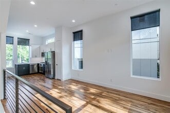 5915 Hudson St in Dallas, TX - Building Photo - Building Photo