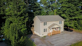 9 Taylor Rae Dr in Fletcher, NC - Building Photo