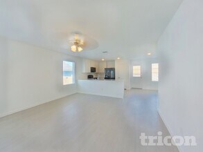 10704 Dusty Rnch Rd in Fort Worth, TX - Foto de edificio - Building Photo