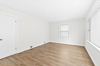 1600 Algonquin Pkwy in Louisville, KY - Building Photo - Building Photo