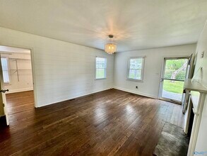 1906 Vanderbilt Cir SW in Huntsville, AL - Building Photo - Building Photo