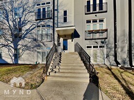 502 Pryor St SW, Unit 326 in Atlanta, GA - Building Photo