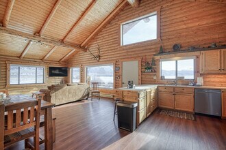 5406 Henrys Lake Rd, Unit SI ID1249862P in Island Park, ID - Foto de edificio - Building Photo