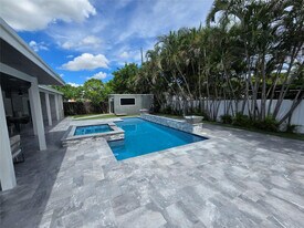 2340 NE 8th Ave in Pompano Beach, FL - Building Photo