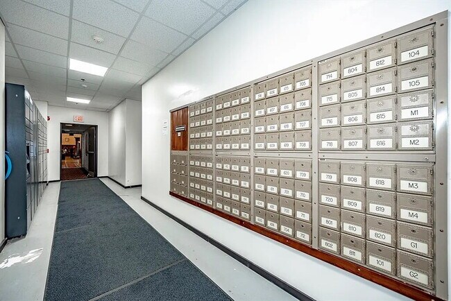 140 Chestnut St in Springfield, MA - Building Photo - Building Photo