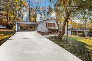 3030 Tina Ln in Marietta, GA - Building Photo