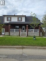 2296 Chandler Rd in Windsor, ON - Building Photo