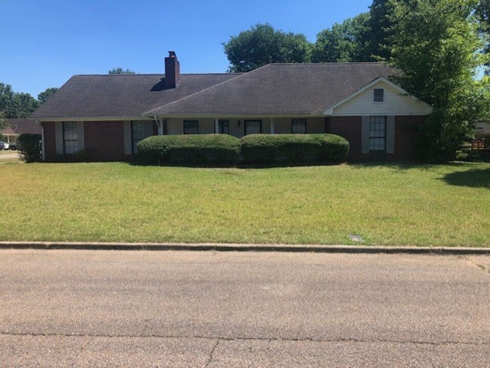 923 Elderberry St in Tupelo, MS - Building Photo