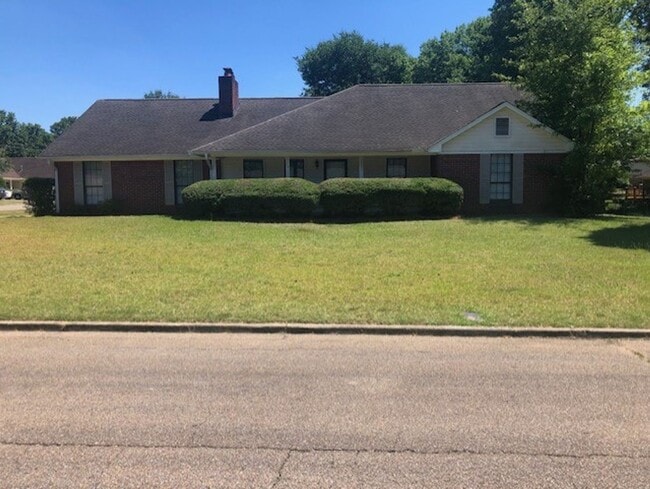 property at 923 Elderberry St