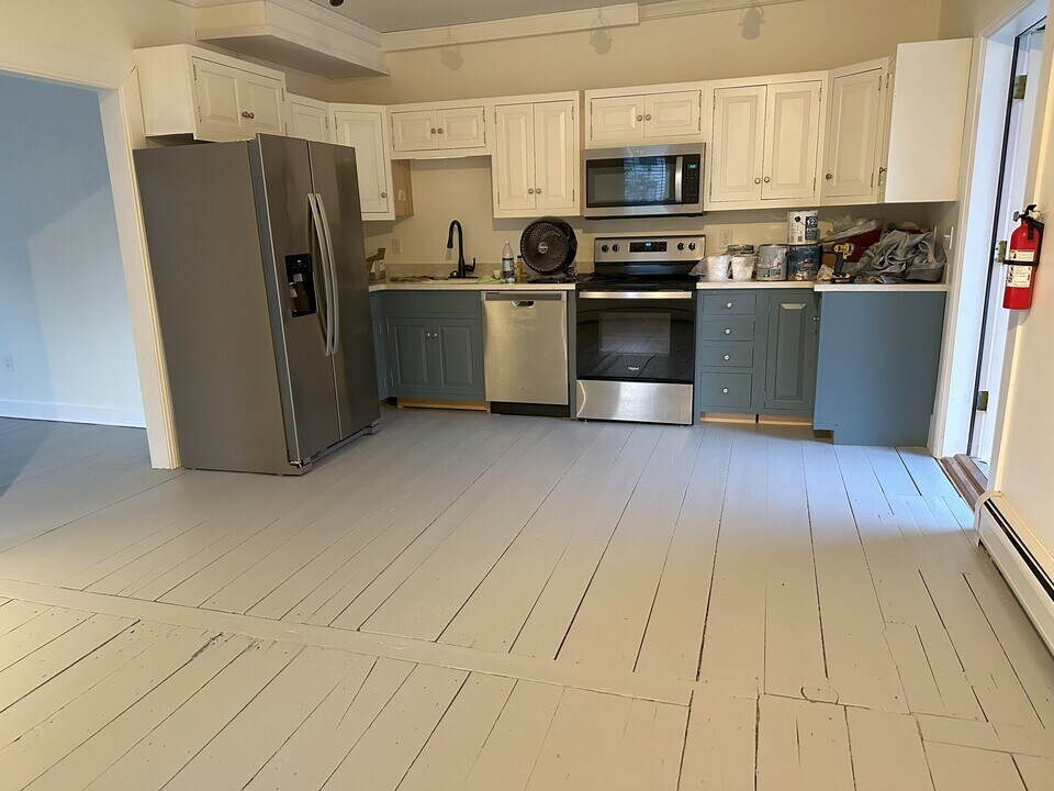 1148 NH-118, Unit Unit 2 in Canaan, NH - Building Photo