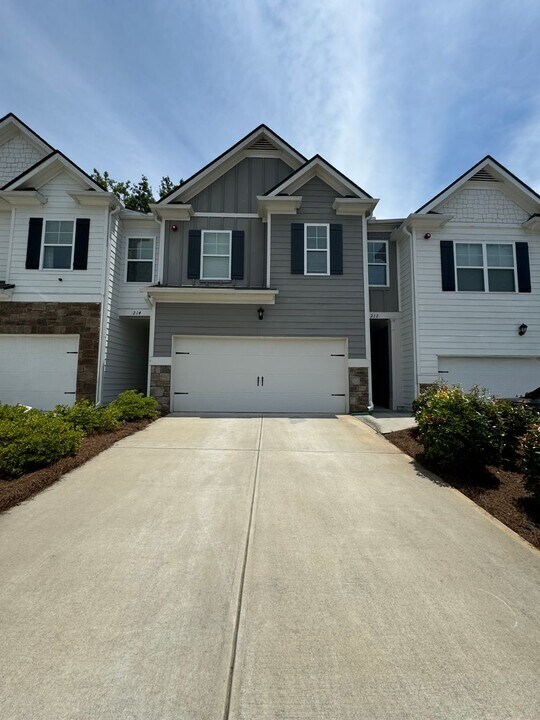 212 Lower Pheasant Ln in Woodstock, GA - Building Photo