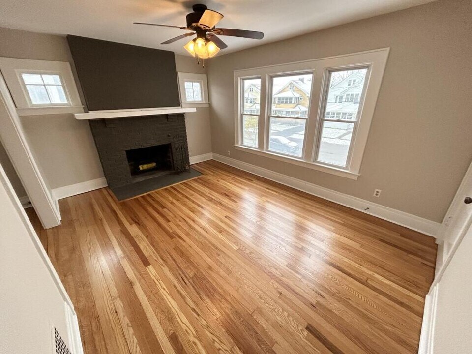 214 Woodbine Ave in Syracuse, NY - Building Photo