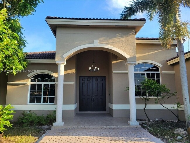 13196 SW 190th St in Miami, FL - Building Photo - Building Photo