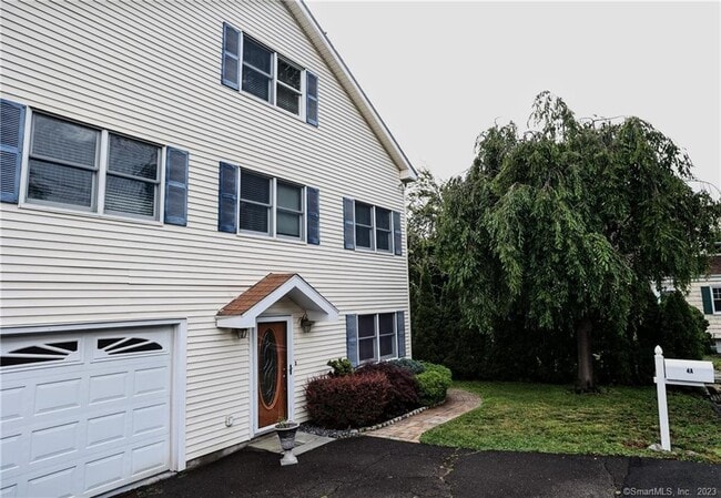 4 Silver St in Greenwich, CT - Building Photo - Building Photo