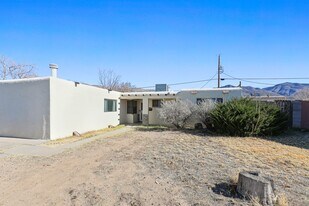 Roomy 3 Bedroom Home with a Fireplace in Alamogordo, NM - Building Photo
