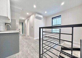 Beadel Street, Unit 1B in Brooklyn, NY - Building Photo