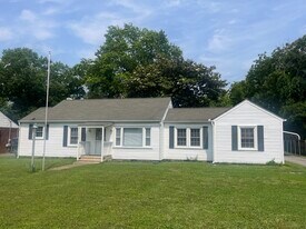 1402 N Tennessee Blvd in Murfreesboro, TN - Building Photo