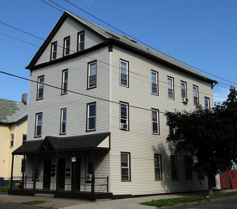 111 Chapel St in New Haven, CT - Building Photo