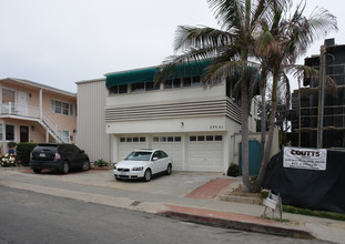 235-241 Bonair St in La Jolla, CA - Building Photo - Building Photo