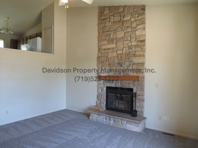 6810 Woodcreek Pl in Colorado Springs, CO - Building Photo - Building Photo