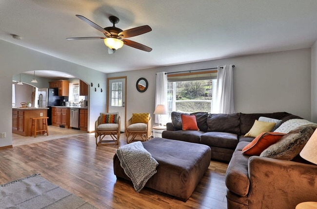 90 Blueberry Hill Rd in Bridgewater, VT - Building Photo - Building Photo