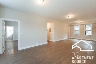 3405 W Fullerton Ave, Unit 3a in Chicago, IL - Building Photo