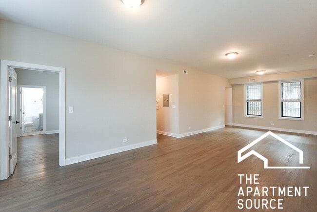 3405 W Fullerton Ave, Unit 3a