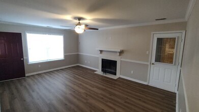 813 S Dogwood Ln in Swansboro, NC - Building Photo - Building Photo