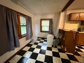 28 Woodward St in Newton, MA - Building Photo - Building Photo